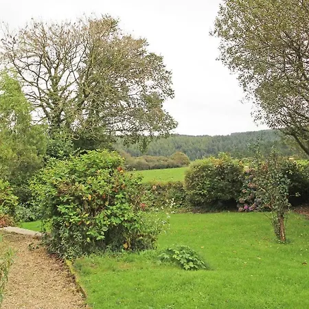 Characterful Grade 2 Listed Near To And Padstow Holiday home