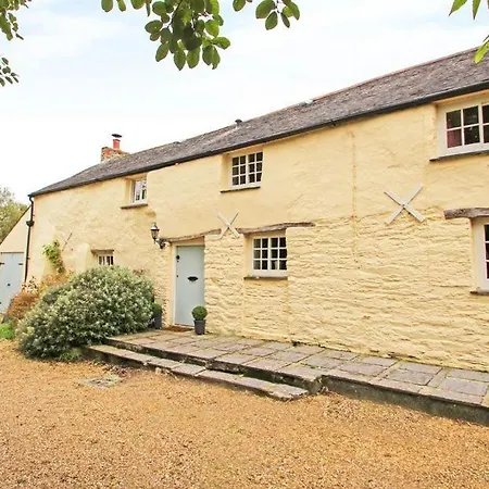 Characterful Grade 2 Listed Near To And Padstow Wadebridge