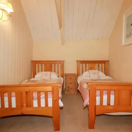 Holiday home Characterful Grade 2 Listed Near To And Padstow