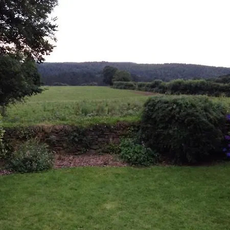 Characterful Grade 2 Listed Near To And Padstow Holiday home *