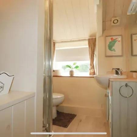 Characterful Grade 2 Listed Near To And Padstow * Wadebridge