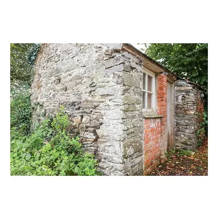 Characterful Grade 2 Listed Near To And Padstow Holiday home *