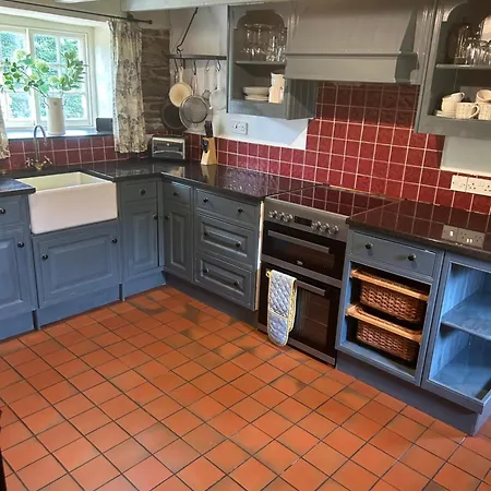 Characterful Grade 2 Listed Near To And Padstow Holiday home Wadebridge