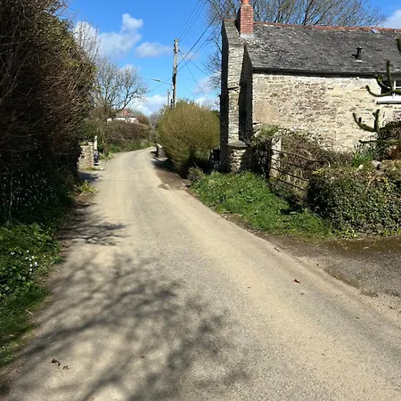 Characterful Grade 2 Listed Near To And Padstow * Wadebridge